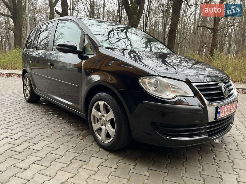 Минивэн Volkswagen Touran 2009 в Виннице