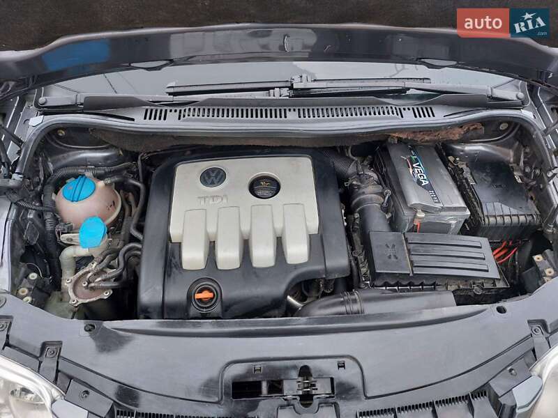 Мінівен Volkswagen Touran 2005 в Сторожинці фото 15 Мінівен Volkswagen Touran 2005 в Сторожинці