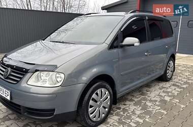 Мінівен Volkswagen Touran 2004 в Чернівцях