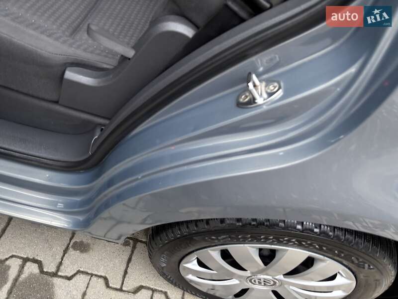 Минивэн Volkswagen Touran 2004 в Черновцах фото 36 Минивэн Volkswagen Touran 2004 в Черновцах