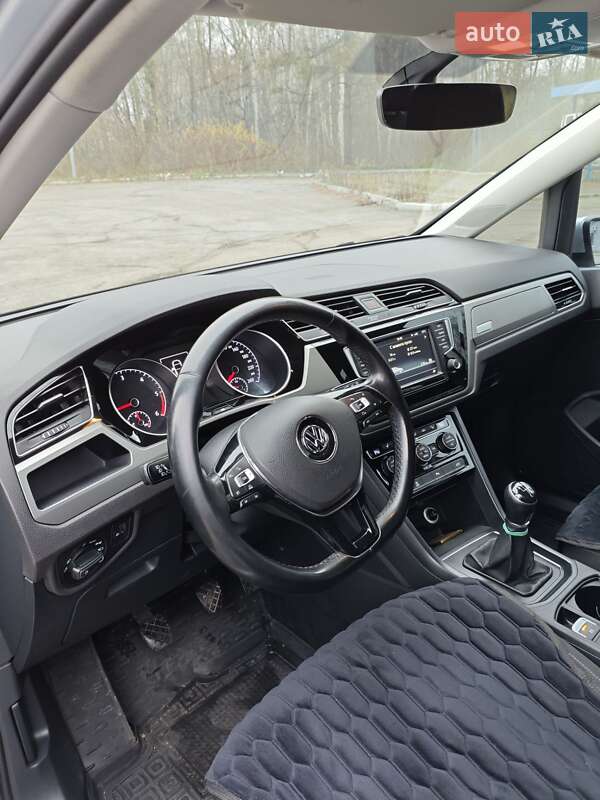 Микровэн Volkswagen Touran 2016 в Славуте