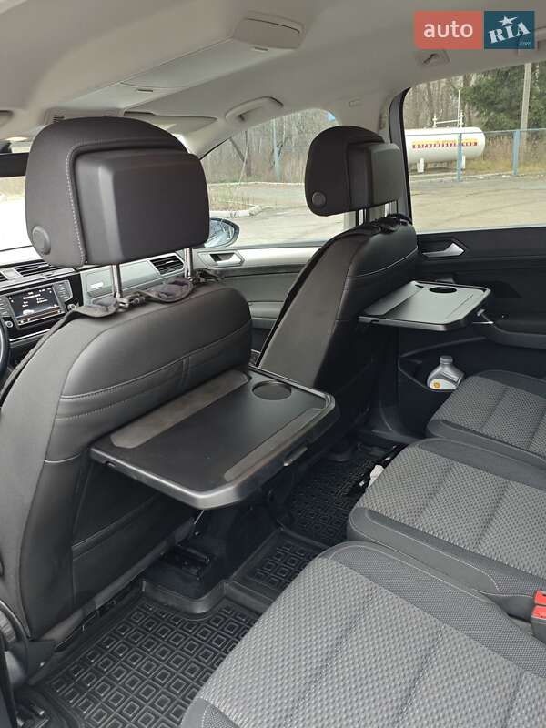 Микровэн Volkswagen Touran 2016 в Славуте