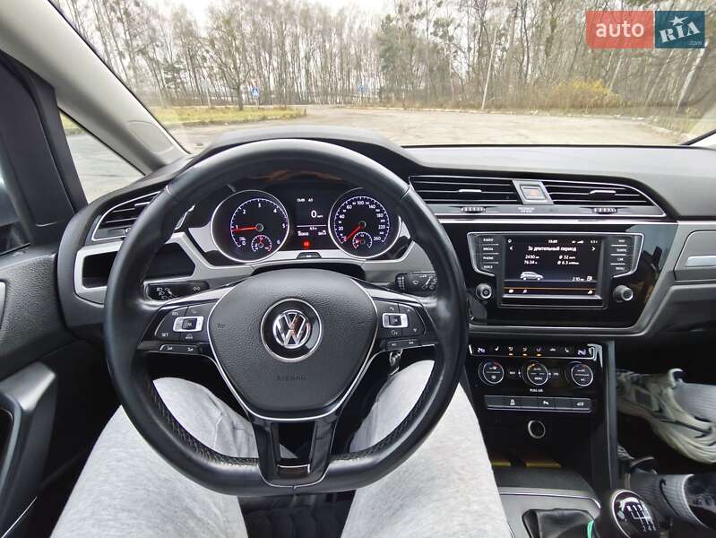 Микровэн Volkswagen Touran 2016 в Славуте