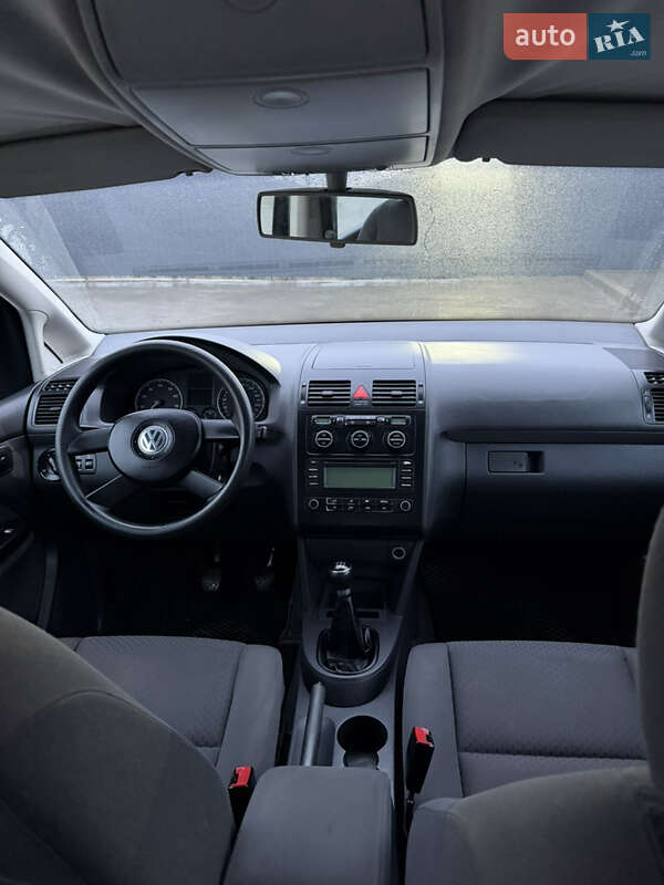 Минивэн Volkswagen Touran 2003 в Каменец-Подольском фото 18 Минивэн Volkswagen Touran 2003 в Каменец-Подольском