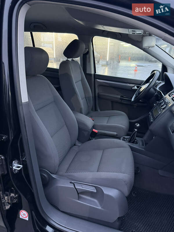 Минивэн Volkswagen Touran 2003 в Каменец-Подольском фото 22 Минивэн Volkswagen Touran 2003 в Каменец-Подольском