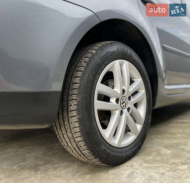 Минивэн Volkswagen Touran 2007 в Лубнах