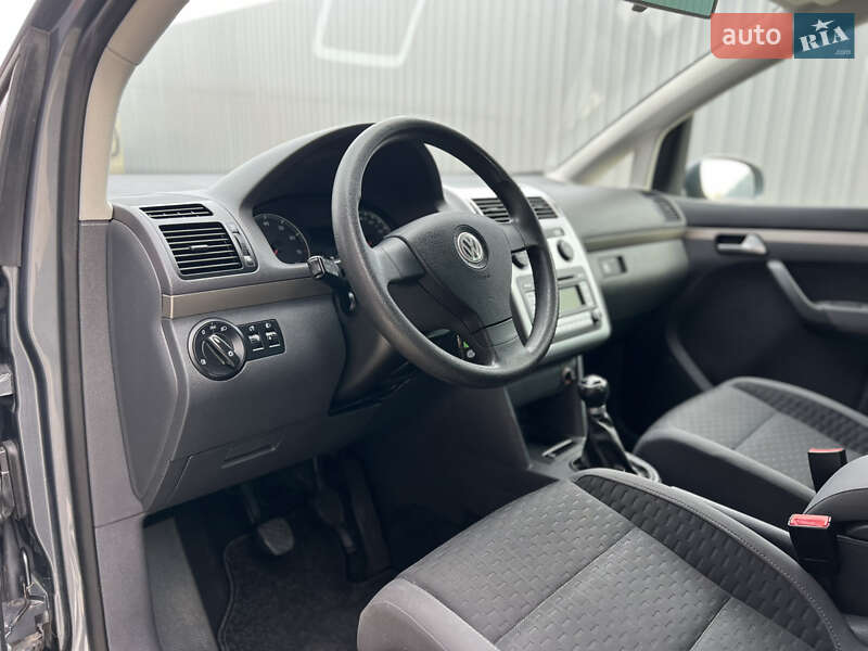 Минивэн Volkswagen Touran 2007 в Лубнах