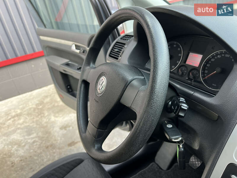 Минивэн Volkswagen Touran 2007 в Лубнах