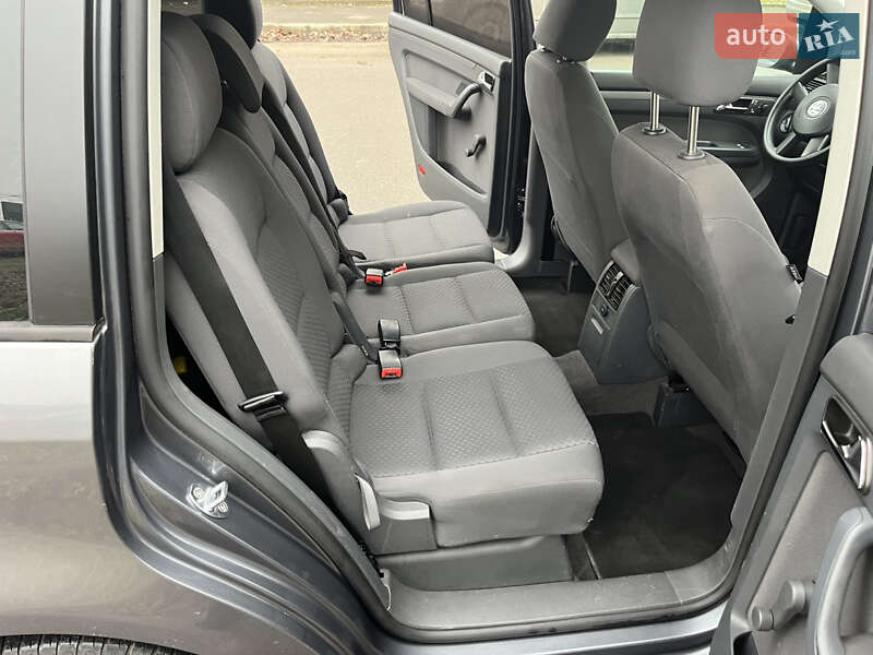 Минивэн Volkswagen Touran 2006 в Луцке фото 15 Минивэн Volkswagen Touran 2006 в Луцке