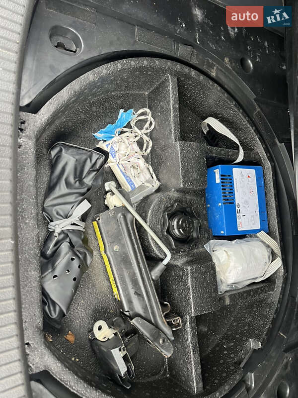 Минивэн Volkswagen Touran 2006 в Луцке фото 22 Минивэн Volkswagen Touran 2006 в Луцке