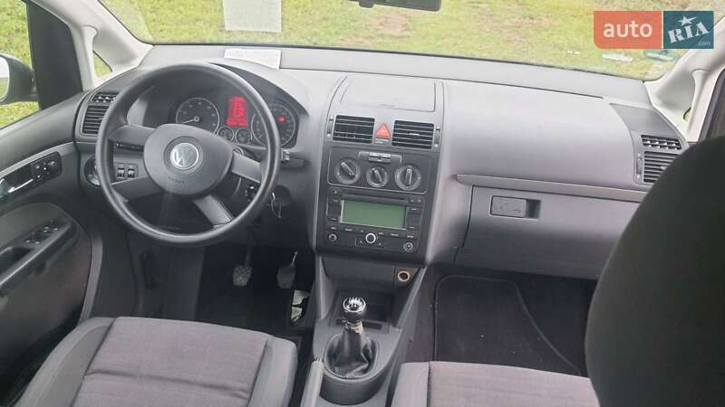 Минивэн Volkswagen Touran 2006 в Ровно