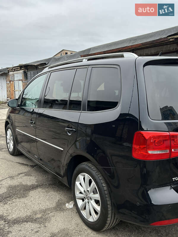 Мінівен Volkswagen Touran 2014 в Києві