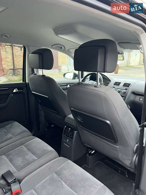 Мінівен Volkswagen Touran 2014 в Києві