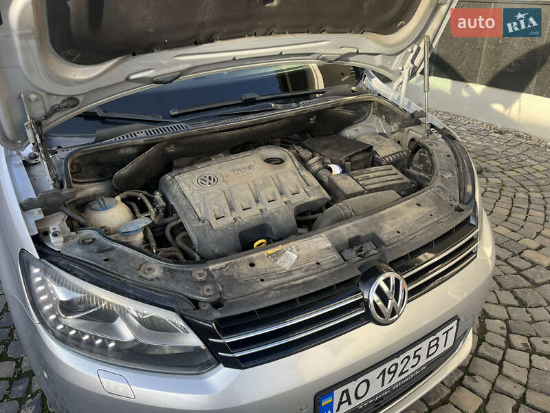 Минивэн Volkswagen Touran 2013 в Иршаве