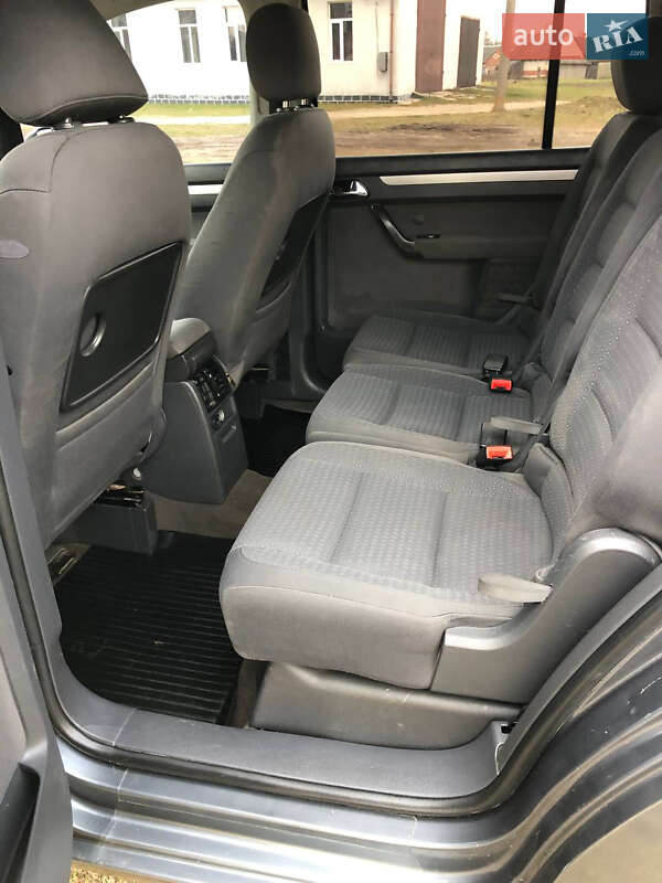 Минивэн Volkswagen Touran 2004 в Ковеле