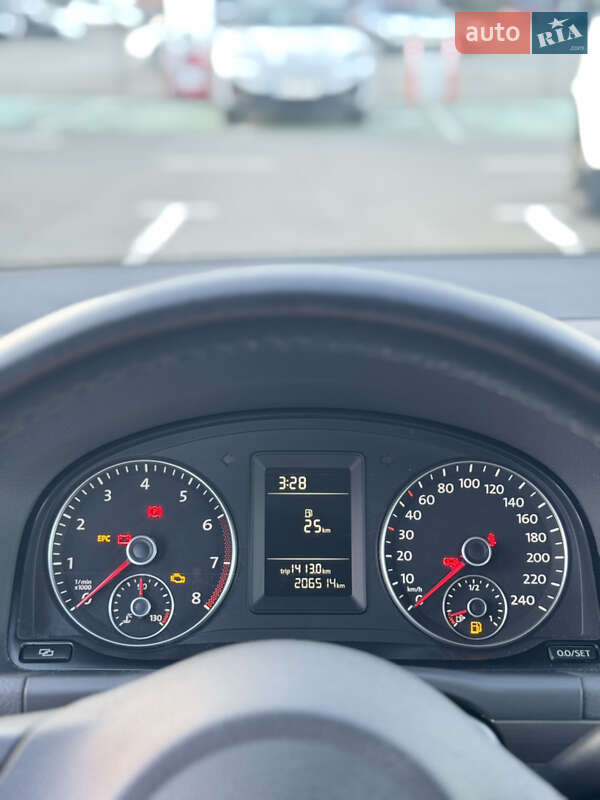 Минивэн Volkswagen Touran 2012 в Киеве