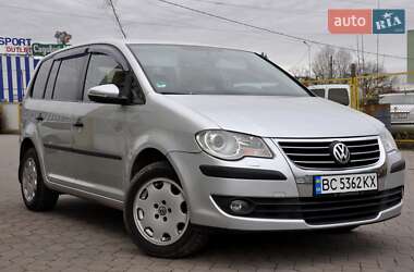 Минивэн Volkswagen Touran 2010 в Львове