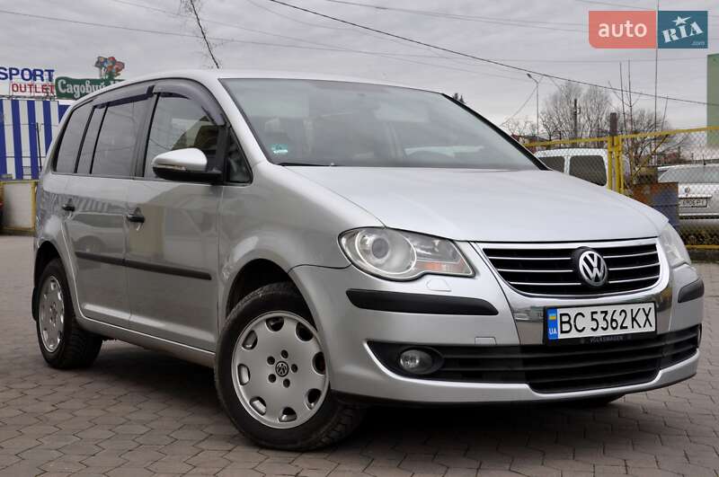 Volkswagen Touran 2010 Volkswagen Touran 2010