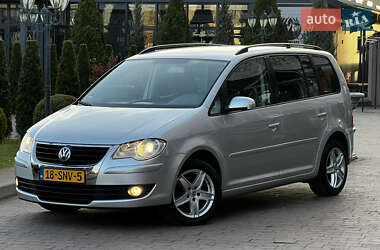 Минивэн Volkswagen Touran 2007 в Стрые