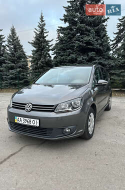 Минивэн Volkswagen Touran 2014 в Киеве