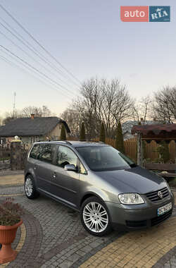 Мінівен Volkswagen Touran 2005 в Стрию