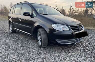 Мінівен Volkswagen Touran 2010 в Врадіївці