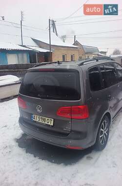 Мінівен Volkswagen Touran 2011 в Ірпені