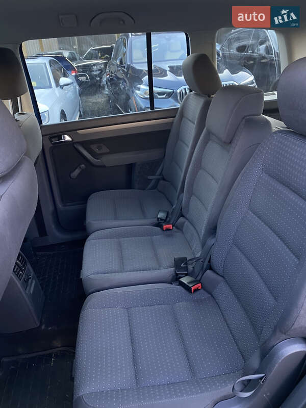 Минивэн Volkswagen Touran 2006 в Луцке