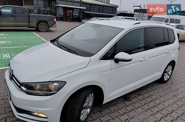 Мінівен Volkswagen Touran 2015 в Чернівцях