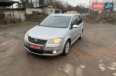 Минивэн Volkswagen Touran 2007 в Луцке