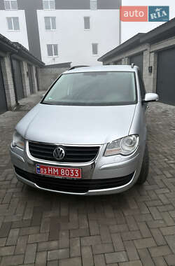 Мінівен Volkswagen Touran 2008 в Рівному