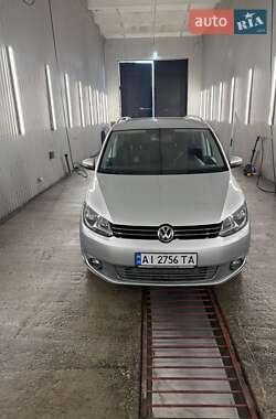 Минивэн Volkswagen Touran 2011 в Киеве