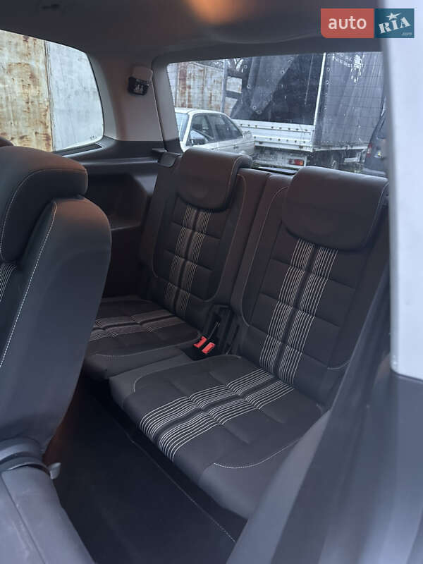 Мінівен Volkswagen Touran 2012 в Мукачевому