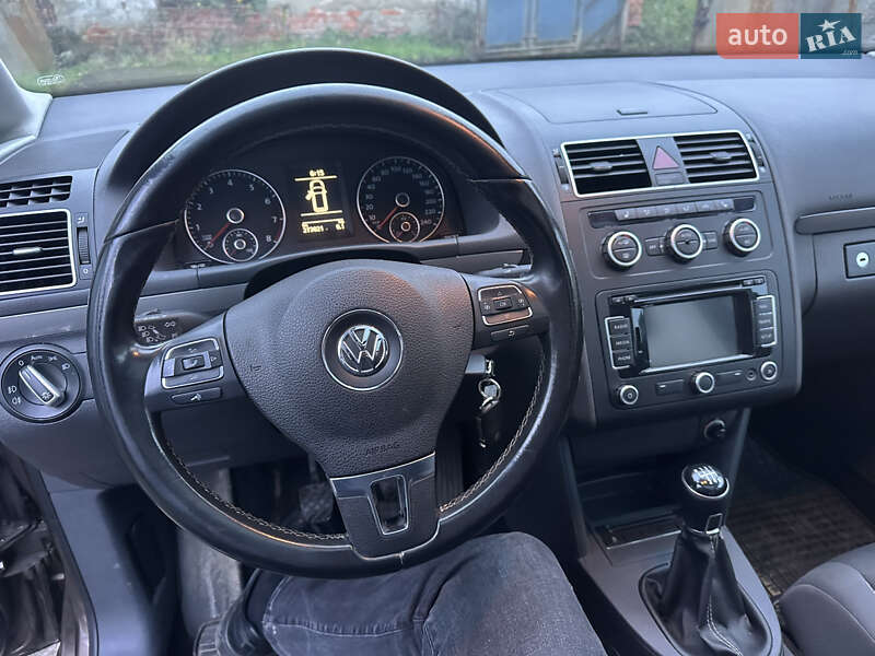 Мінівен Volkswagen Touran 2012 в Мукачевому