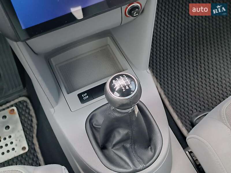 Минивэн Volkswagen Touran 2007 в Харькове