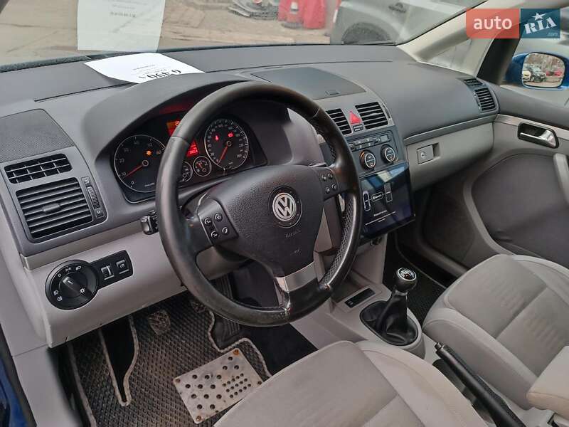 Минивэн Volkswagen Touran 2007 в Харькове