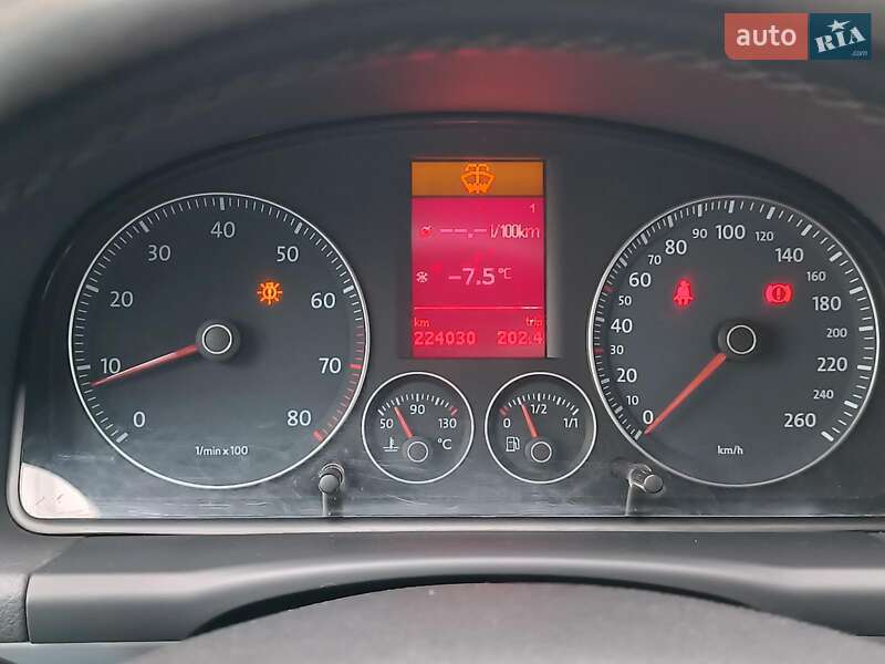 Минивэн Volkswagen Touran 2007 в Харькове