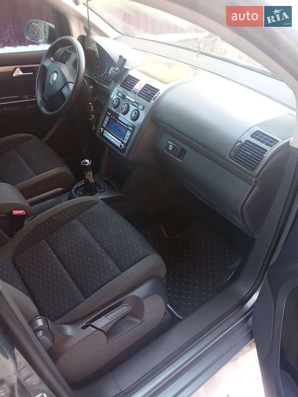 Минивэн Volkswagen Touran 2007 в Надворной фото 25 Минивэн Volkswagen Touran 2007 в Надворной