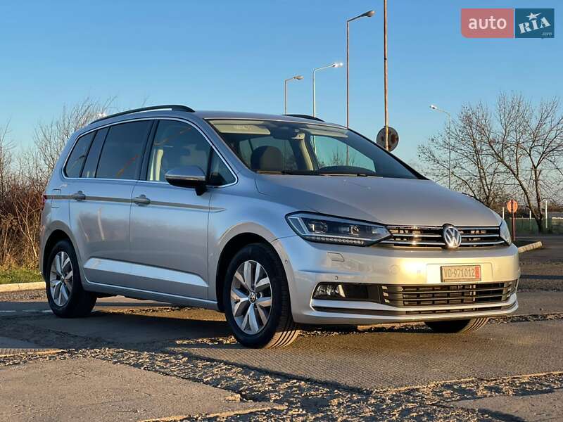 Микровэн Volkswagen Touran 2018 в Ужгороде