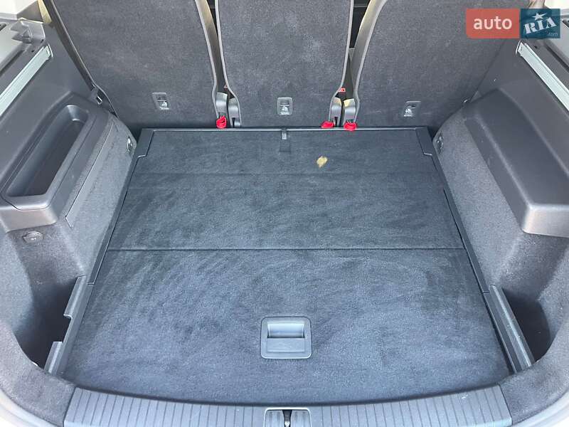 Микровэн Volkswagen Touran 2018 в Ужгороде