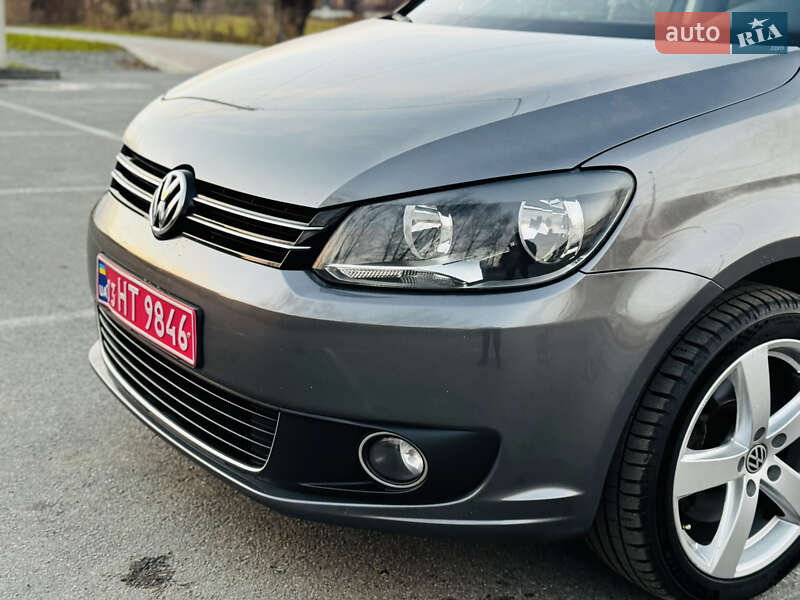 Мінівен Volkswagen Touran 2012 в Здолбуніві