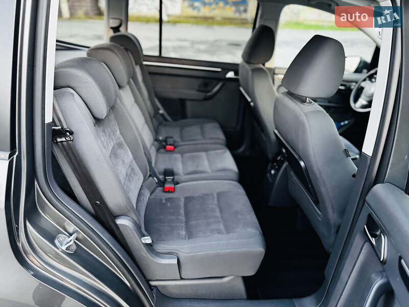 Мінівен Volkswagen Touran 2012 в Здолбуніві