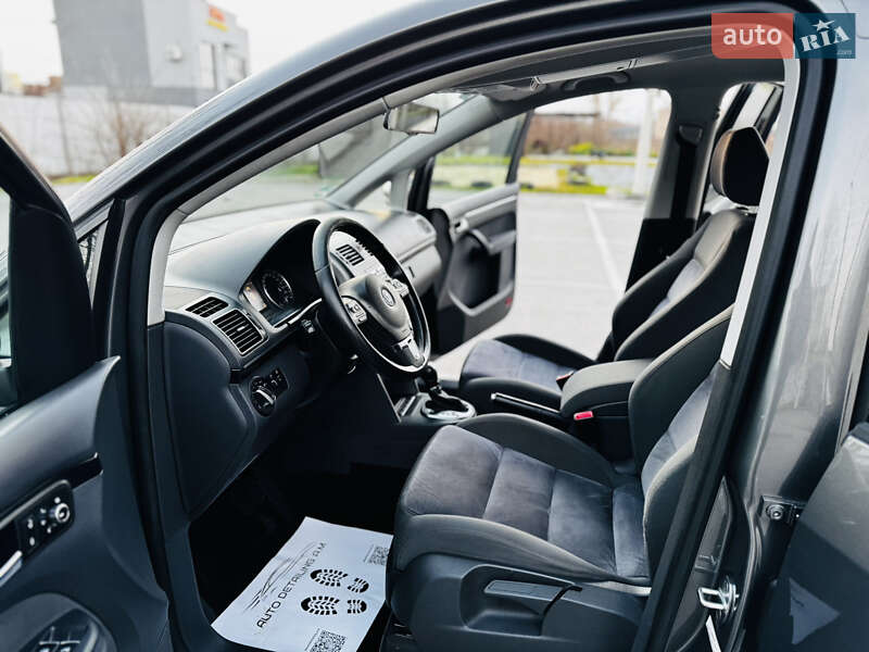 Мінівен Volkswagen Touran 2012 в Здолбуніві