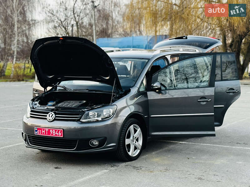Мінівен Volkswagen Touran 2012 в Здолбуніві