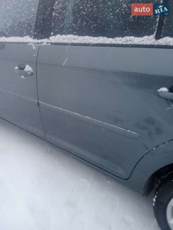 Минивэн Volkswagen Touran 2007 в Надворной фото 11 Минивэн Volkswagen Touran 2007 в Надворной