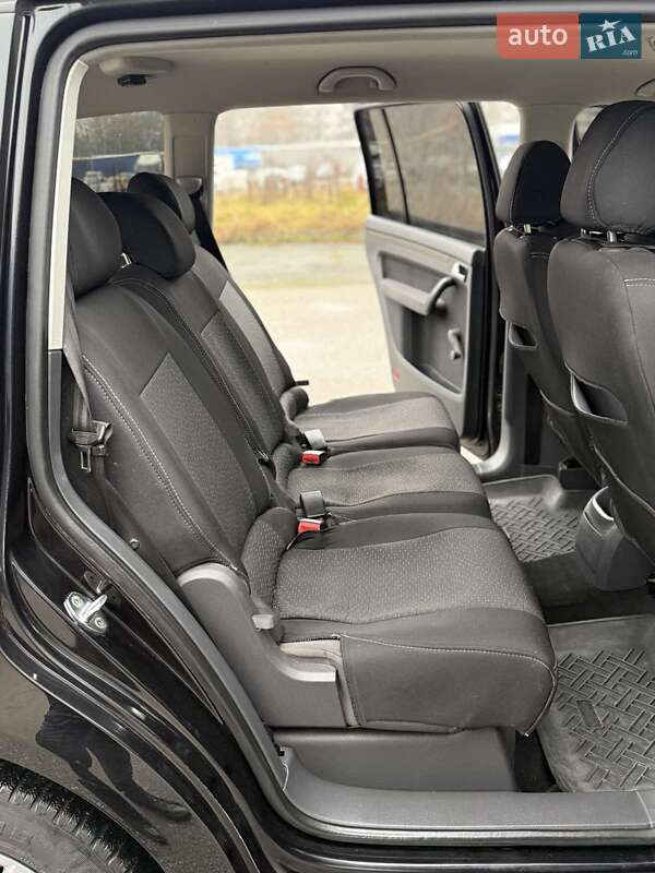 Минивэн Volkswagen Touran 2008 в Житомире