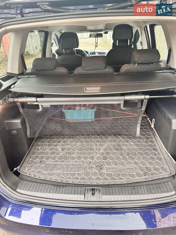 Мінівен Volkswagen Touran 2015 в Києві фото 5 Мінівен Volkswagen Touran 2015 в Києві