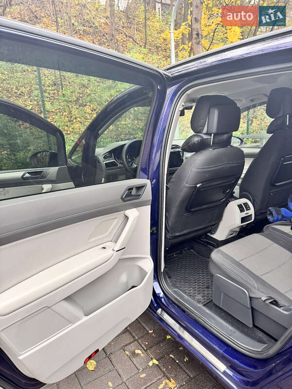 Мінівен Volkswagen Touran 2015 в Києві фото 19 Мінівен Volkswagen Touran 2015 в Києві