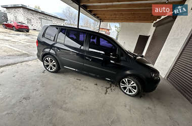 Мінівен Volkswagen Touran 2012 в Києві