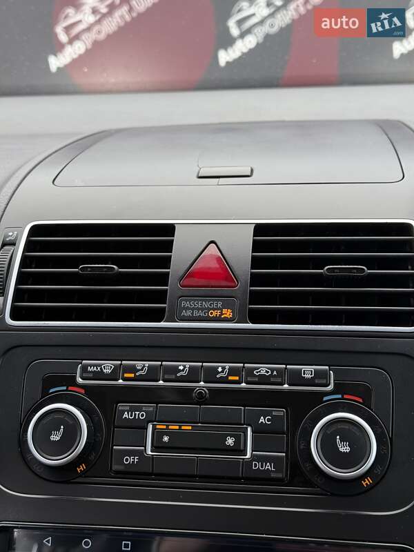 Мінівен Volkswagen Touran 2012 в Сумах